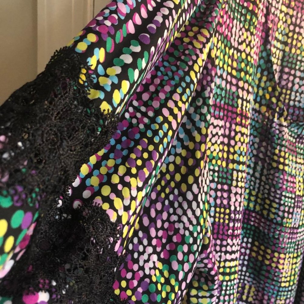 blouse - Picture 2 of 2